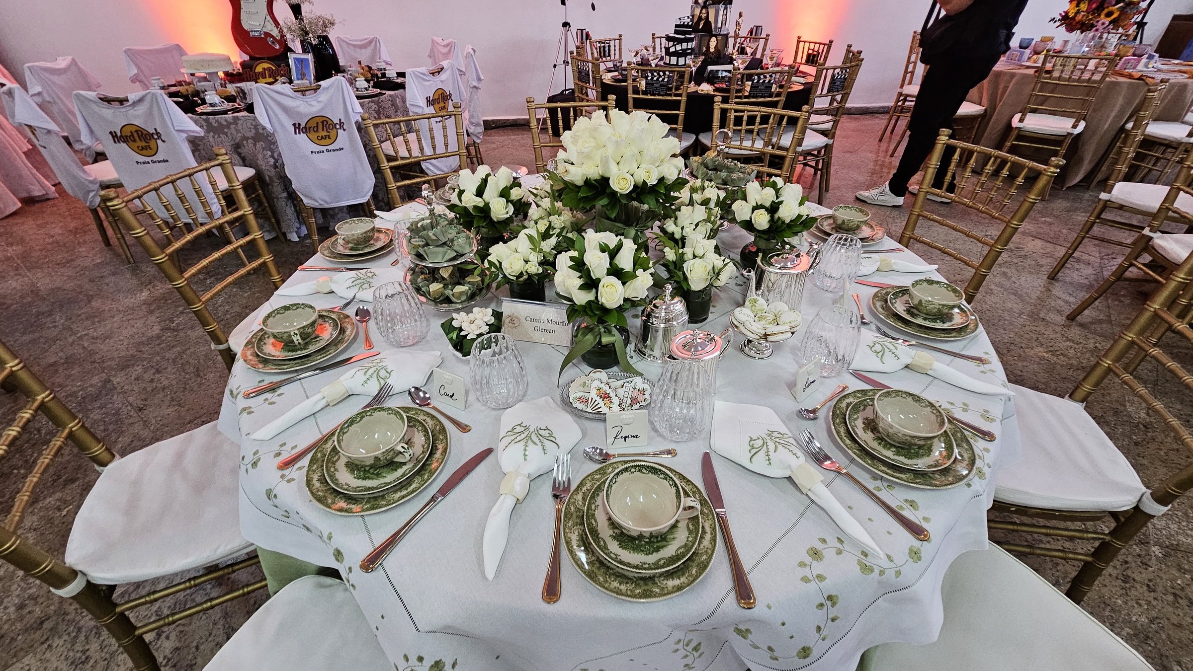 Chá das Mesas - evento beneficente