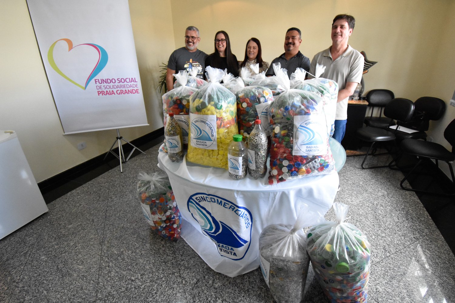 Imagem da Campanha 'Tampinhas e Lacres'